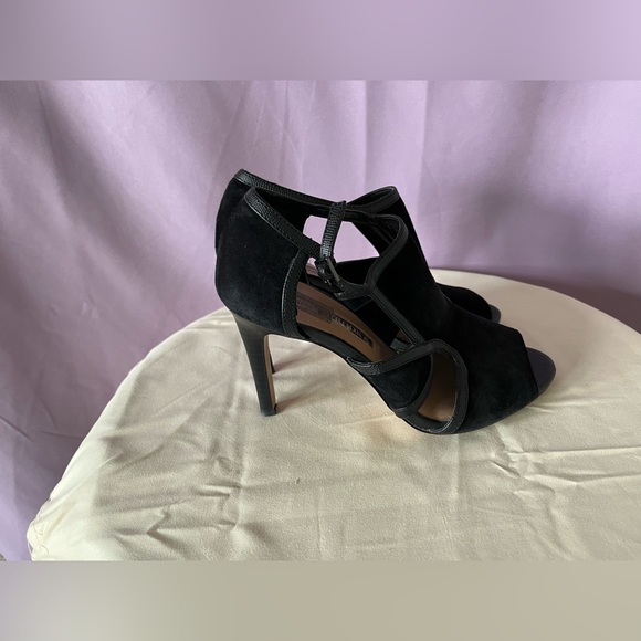 Audrey Brooke open toe heels - Picture 7 of 8